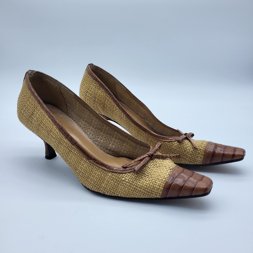 Stuart Weitzman Tan Weave Reptile Brown Trim Classic Feminine Kitten Heel
